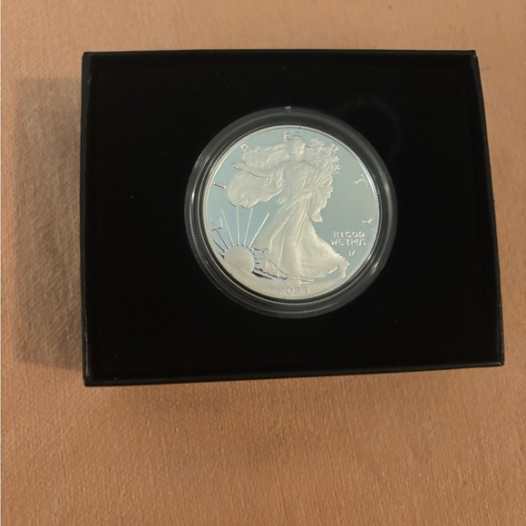 (1) 2023 Silver American Eagle One Dollar Proof Coin w/Box - Picture 2 of 5